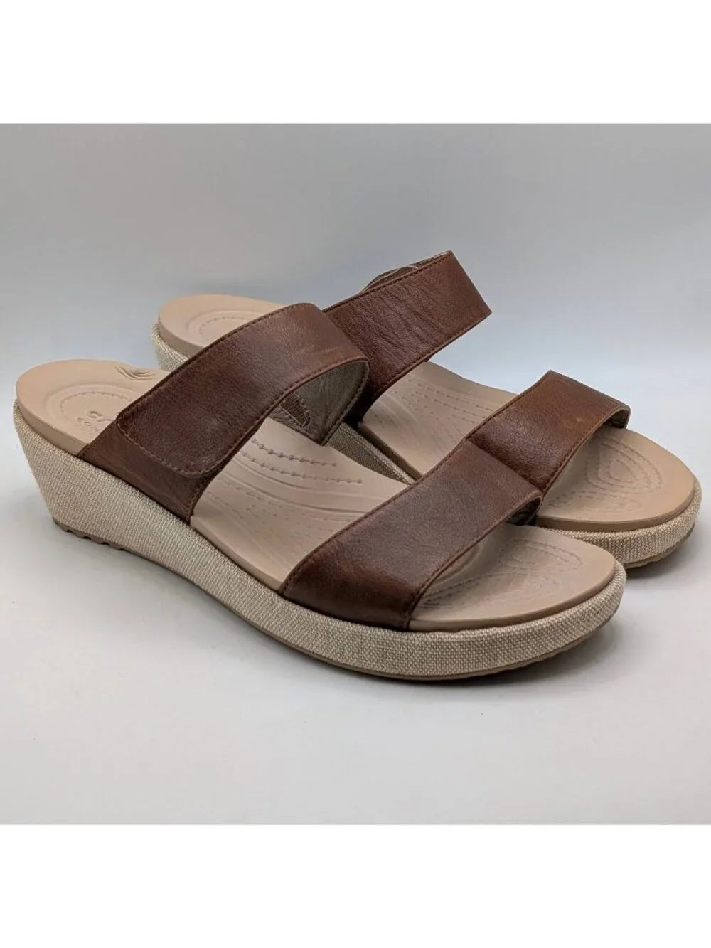 Crocs Leigh Wedge Strappy Leather Wedges Sandals Women's Sz 9 Brown Tan Comfort